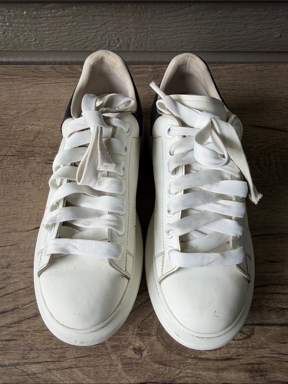 Alexander McQueen Women’s White Leather Oversized Sneakers size 39 - Picture 8 of 12